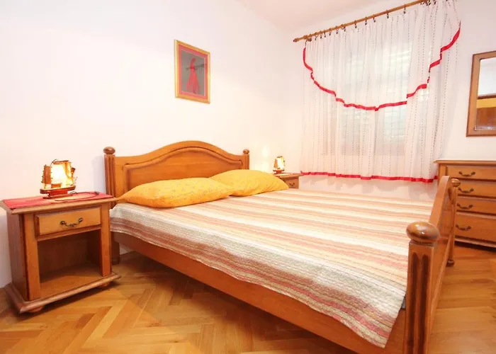 Apartments By The Sea Pag - 9355 Pag Town